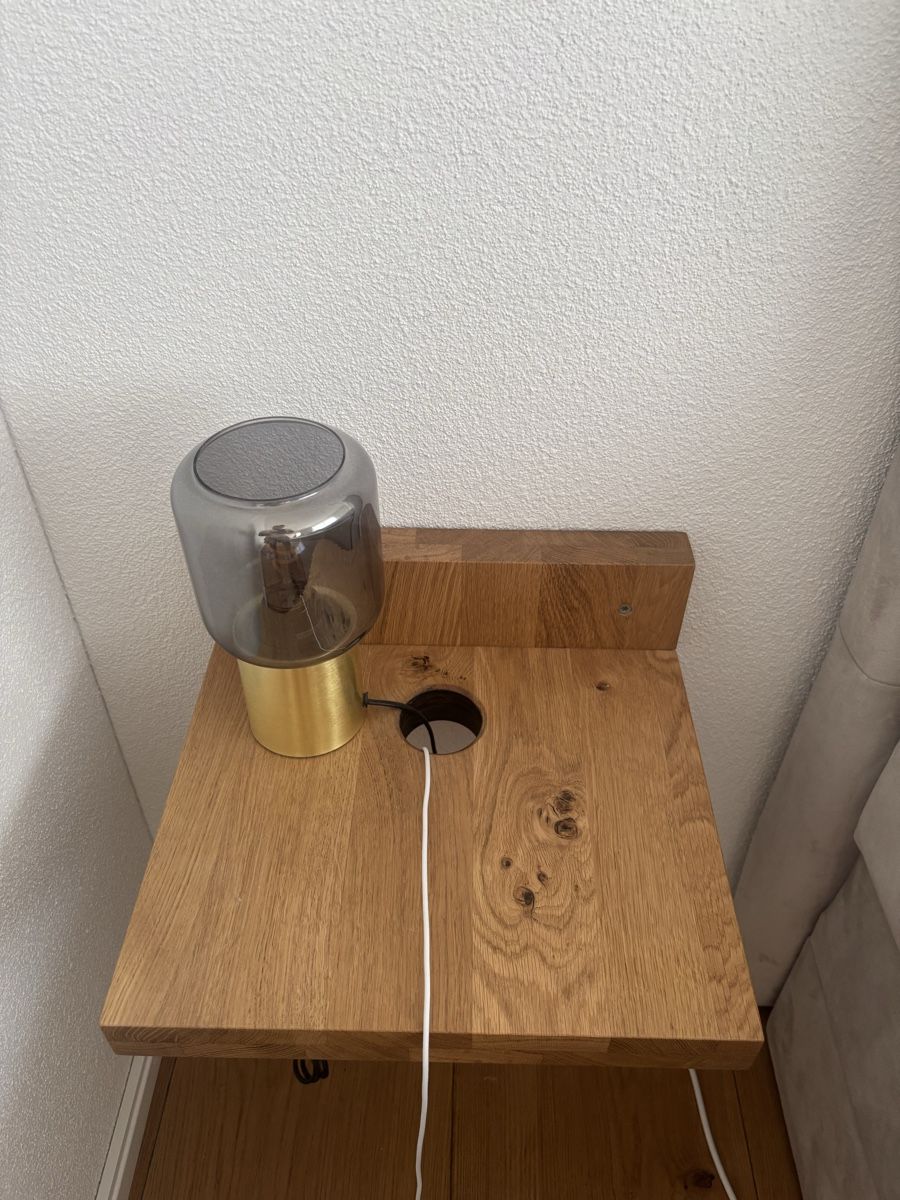 Tables de nuit: Nachttisch Eiche massiv geölt mit Kabeldurchlass – Neuf avec emballage d'origine à Ruswil par ced_m9rd 1