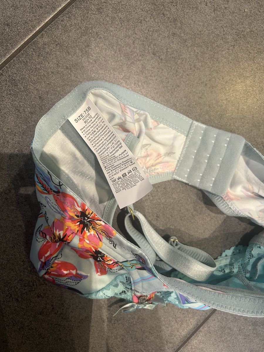 Altra biancheria intima: 3 BH Blumenmuster Grösse 75B NEU – Nuovo e nell'imballaggio originale da Mühledorf SO venduto da Dania77 8
