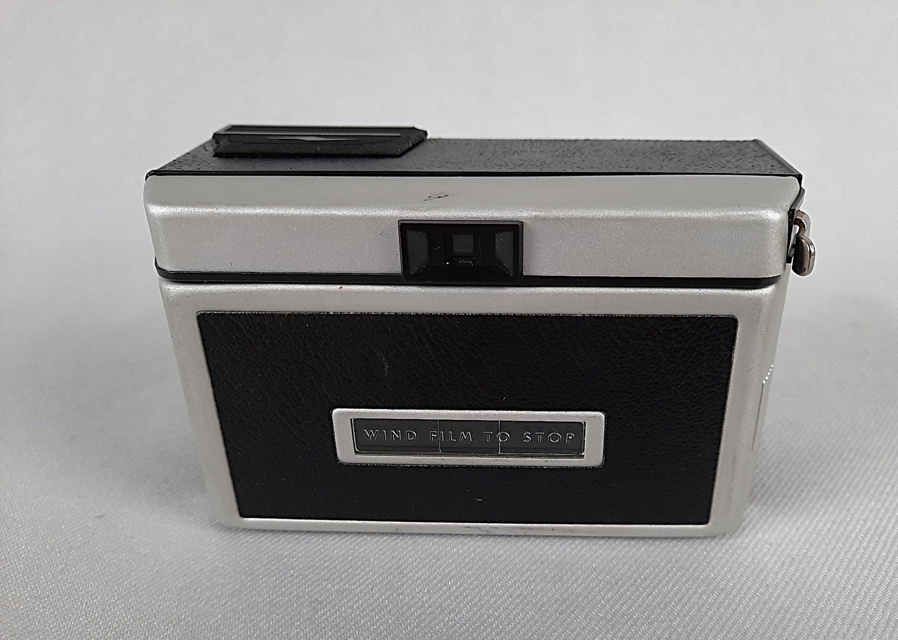 Kodak Fotocamera: KODAK INSTAMATIC 100 Camera Vintage Deko – Usato da Beinwil am See venduto da Restwert_Beinwil 2