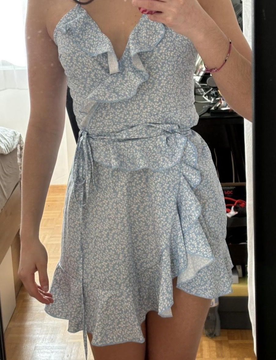 Shein Vestiti: robe bleue à fleurs et volants  – Usato da Ardon venduto da loanneroch
