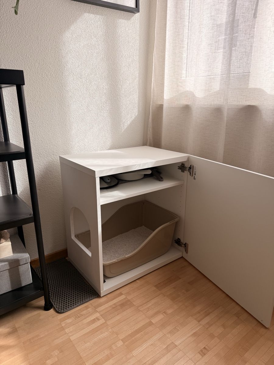 Ikea Liege- & Schlafplätze: Selfmade Katzenklo-Möbelbox, weiss – Gebraucht aus Luzern von alinaoswald 2
