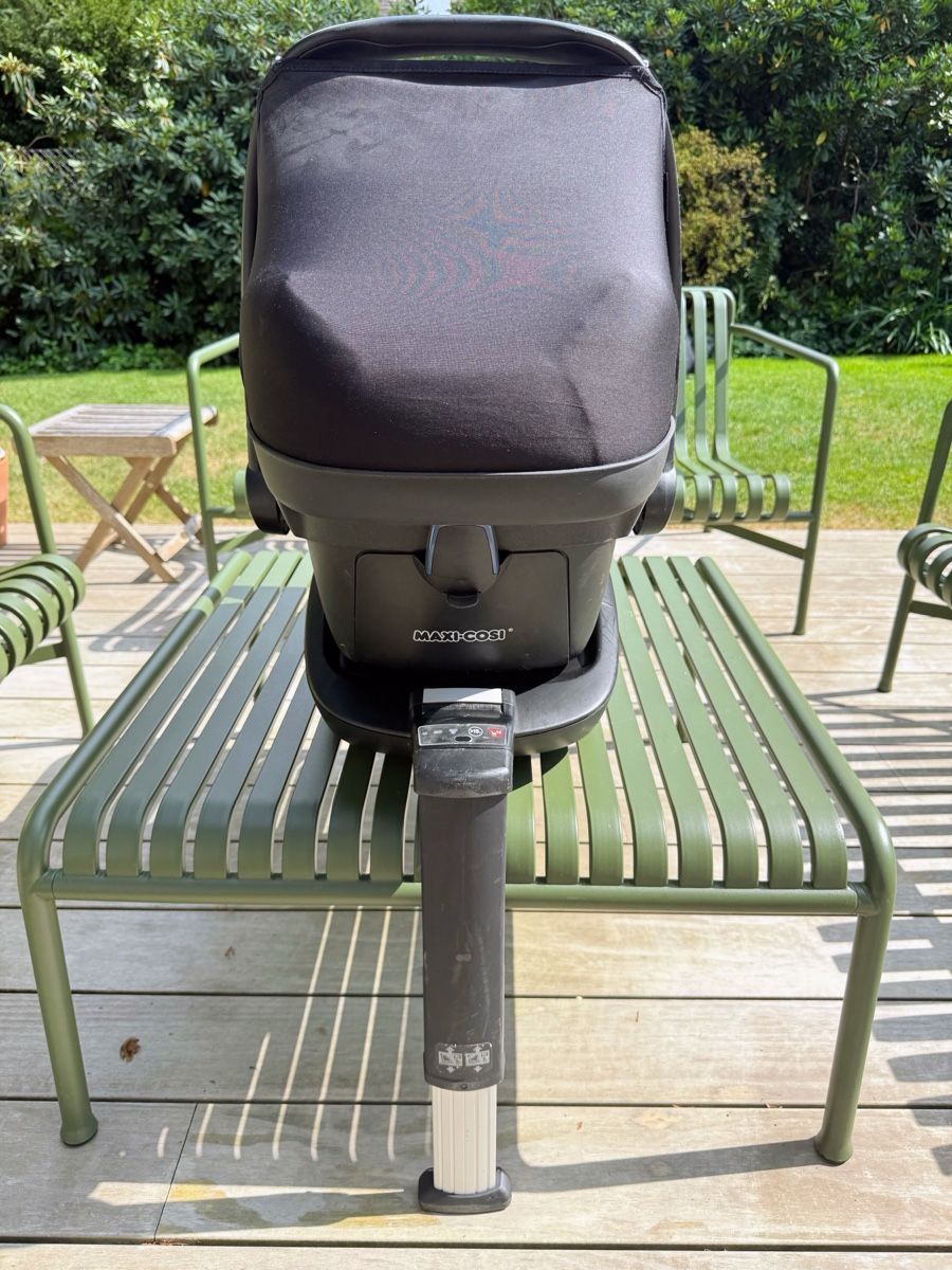 Maxi-Cosi Seggiolini per auto: Maxi-Cosi Pebble Plus + 2wayFix ISOFIX Basis – Usato da Zürich venduto da ChrisG24