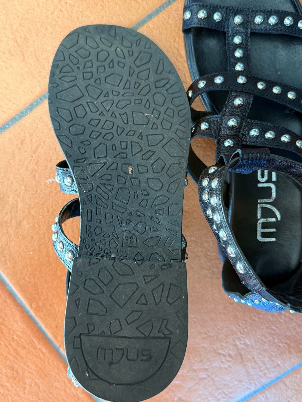 Mjus Damenschuhe: Bellissimi sandali borchiate – Gebraucht aus Bellinzona von bul_mvy5 5