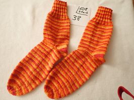 Handgestrickte Wollsocken  Gr.38   (508)