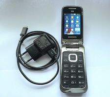 Samsung GT-C3595 3G Klapphandy mit Ladekabel und Netzteil
