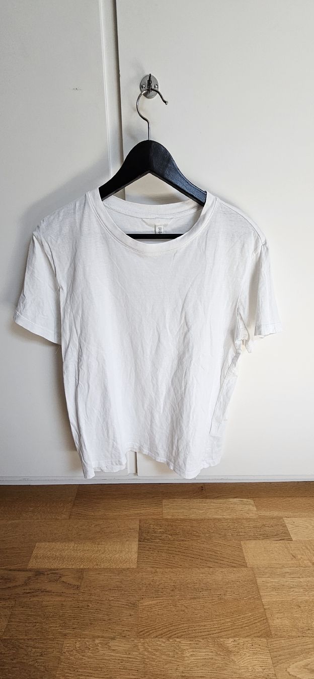 H&M T-Shirts: H&M Basic T-Shirt 3 Stück – Gebraucht aus Rombach von ThriftBetter 1