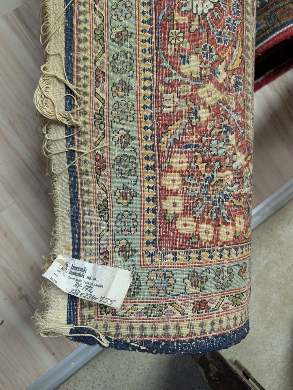 Tappeti: Orientalischer Teppich mit Fransen gemustert – Usato da Herisau venduto da CelloR 4