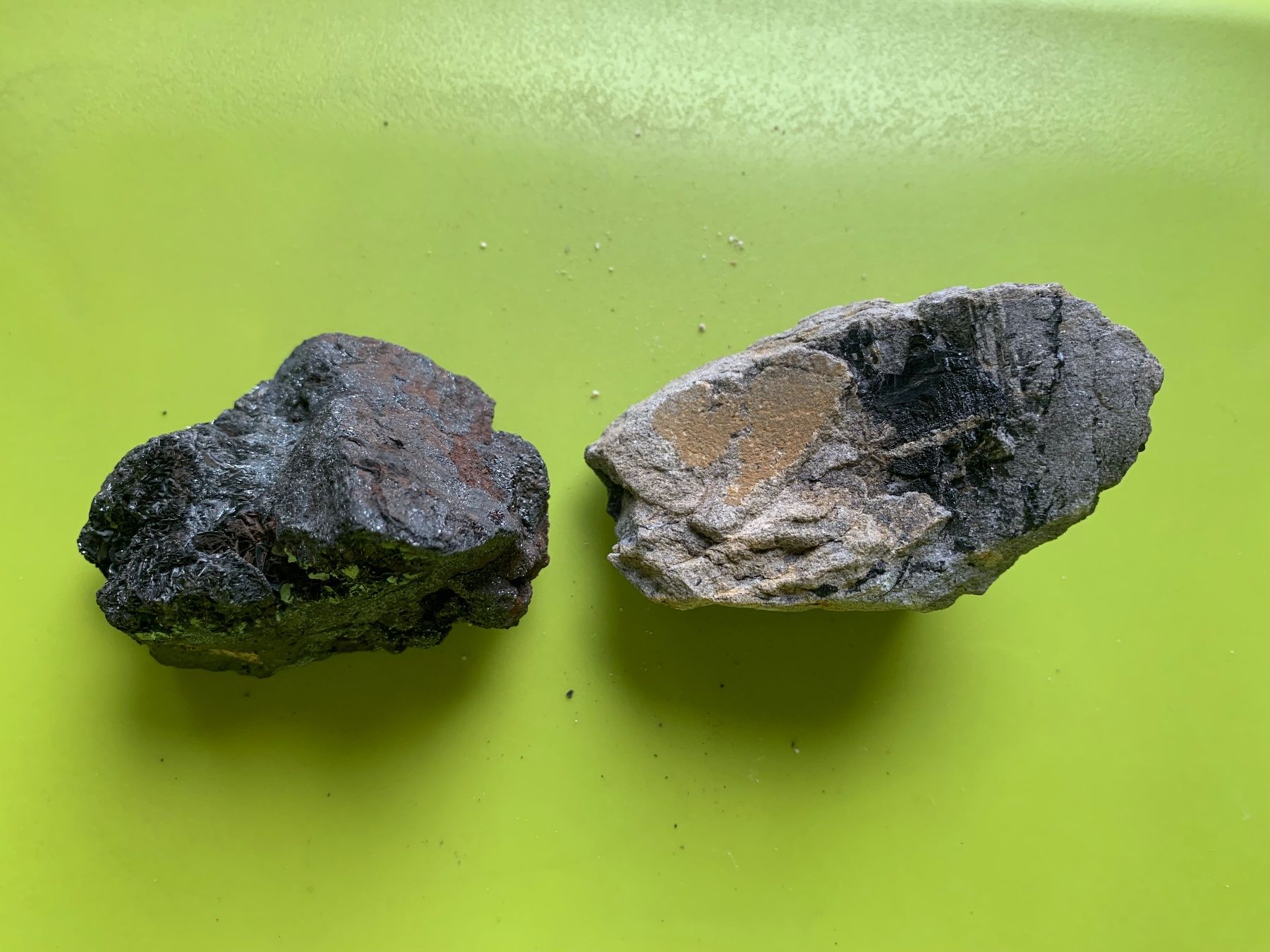 Minerali & Pietre curative: 2 Interessante Steine – Usato da Basel venduto da Akinom50 1
