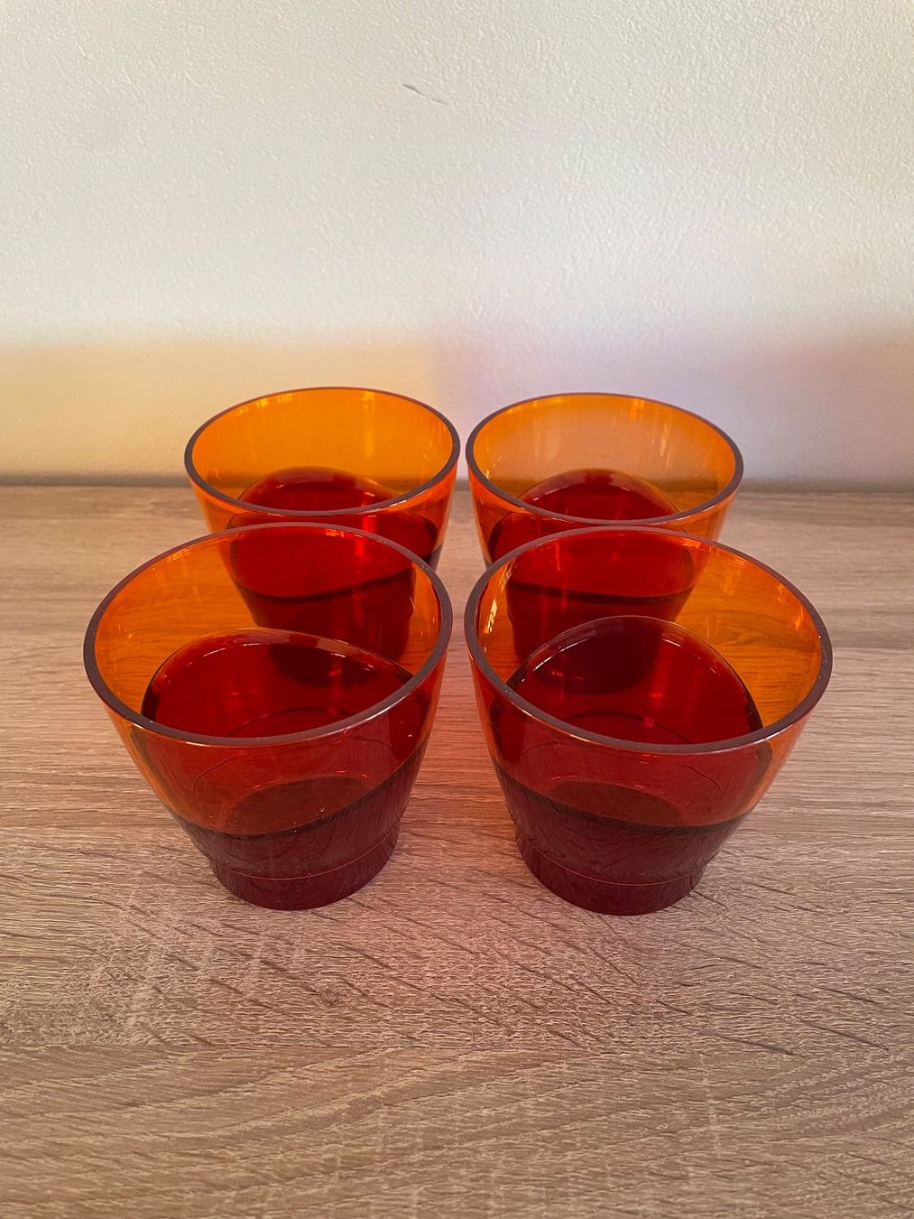 Tupperware verre en plastique dur (4x) (D'occasion) à Chevroux pour CHF ...