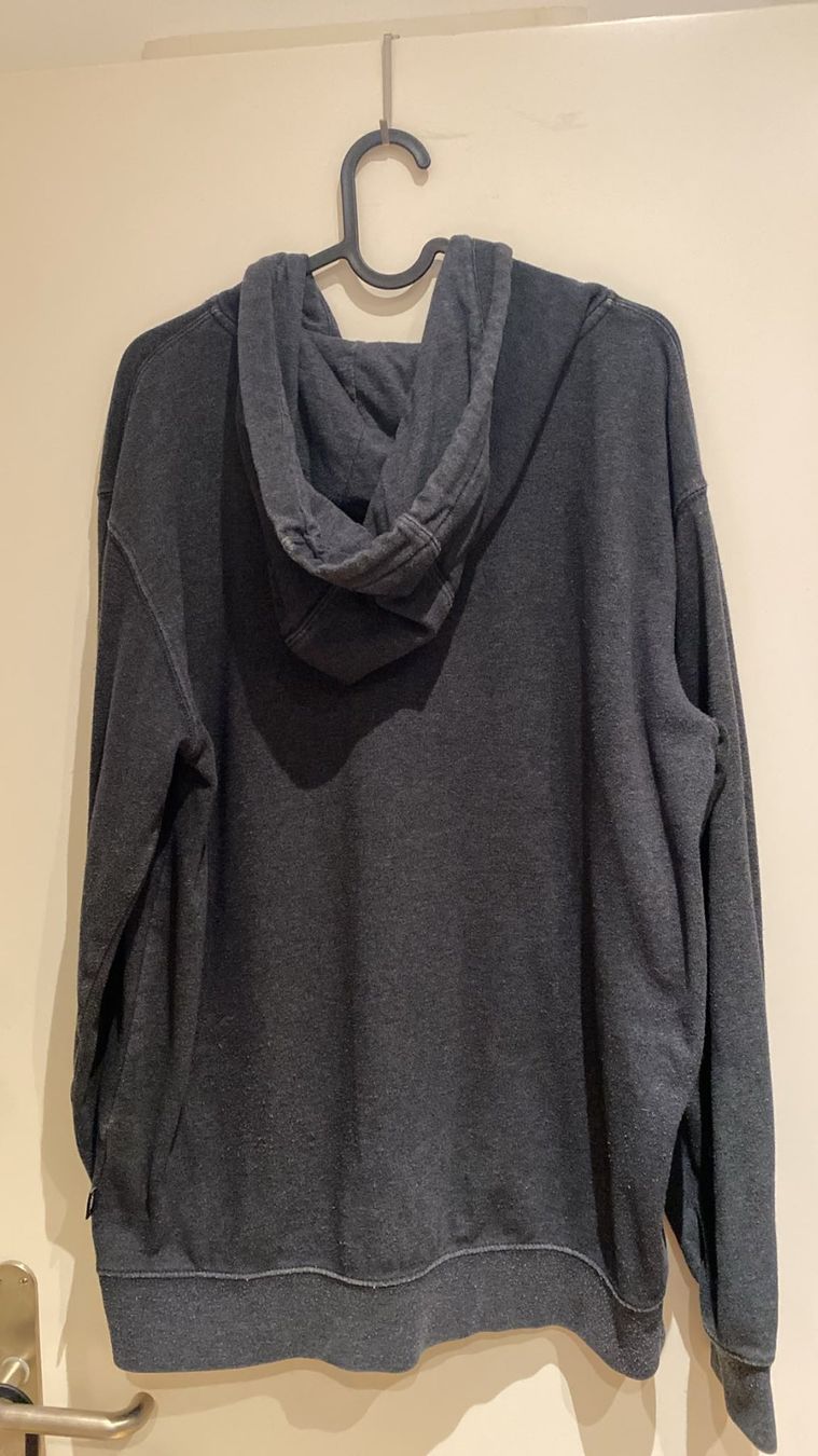 Pullover & Sweatshirts: Vans sweatjacke Grau Grösse M – Gebraucht aus Zürich von drummergirl98 1