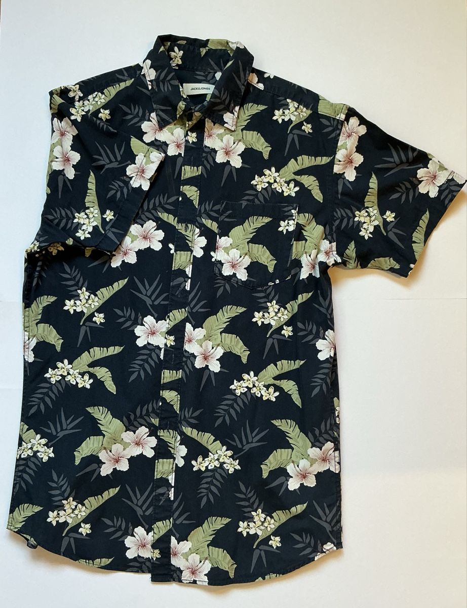 Chemises: Jack & Jones Hawaiihemd Blumen Grösse M – D'occasion à Beinwil am See par Tobi-Wied