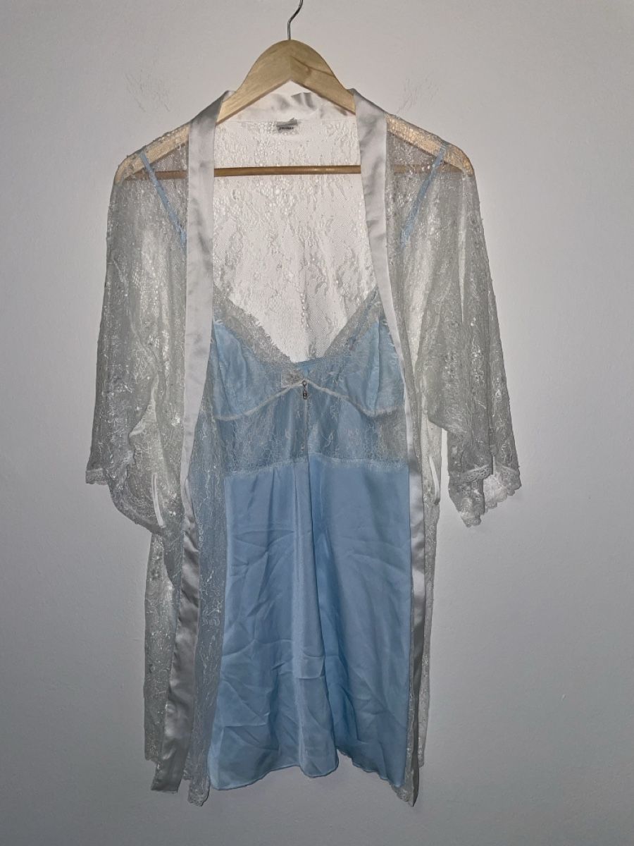 Lotti di vestiti: Elegante vestaglia con pizzo – Usato da Bellinzona venduto da remarema 1