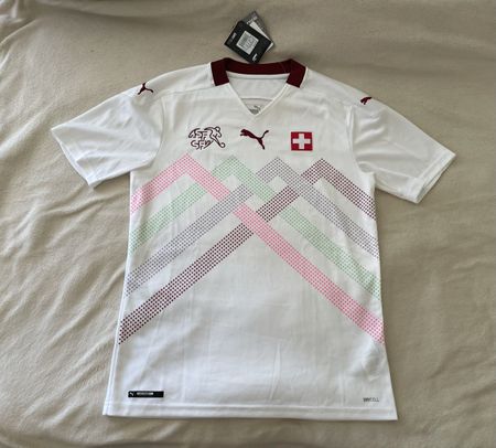 Puma Schweiz Fussball Trikot Grösse S NEU mit Etikett 2024