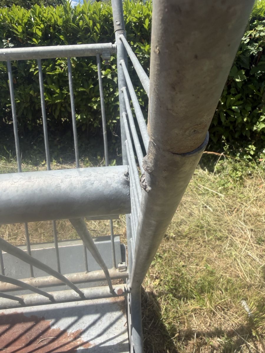 Altro in Accessori per animali: Heuraufe Metall, für Stall oder Weide – Usato da Hedingen venduto da Apriah 3