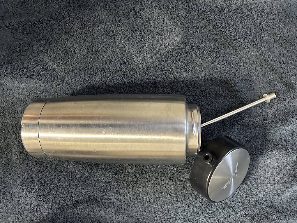 Macchine per caffè & Macchine per espresso: Jura Milchbehälter – Usato da Büren zum Hof venduto da TinaCamenzind