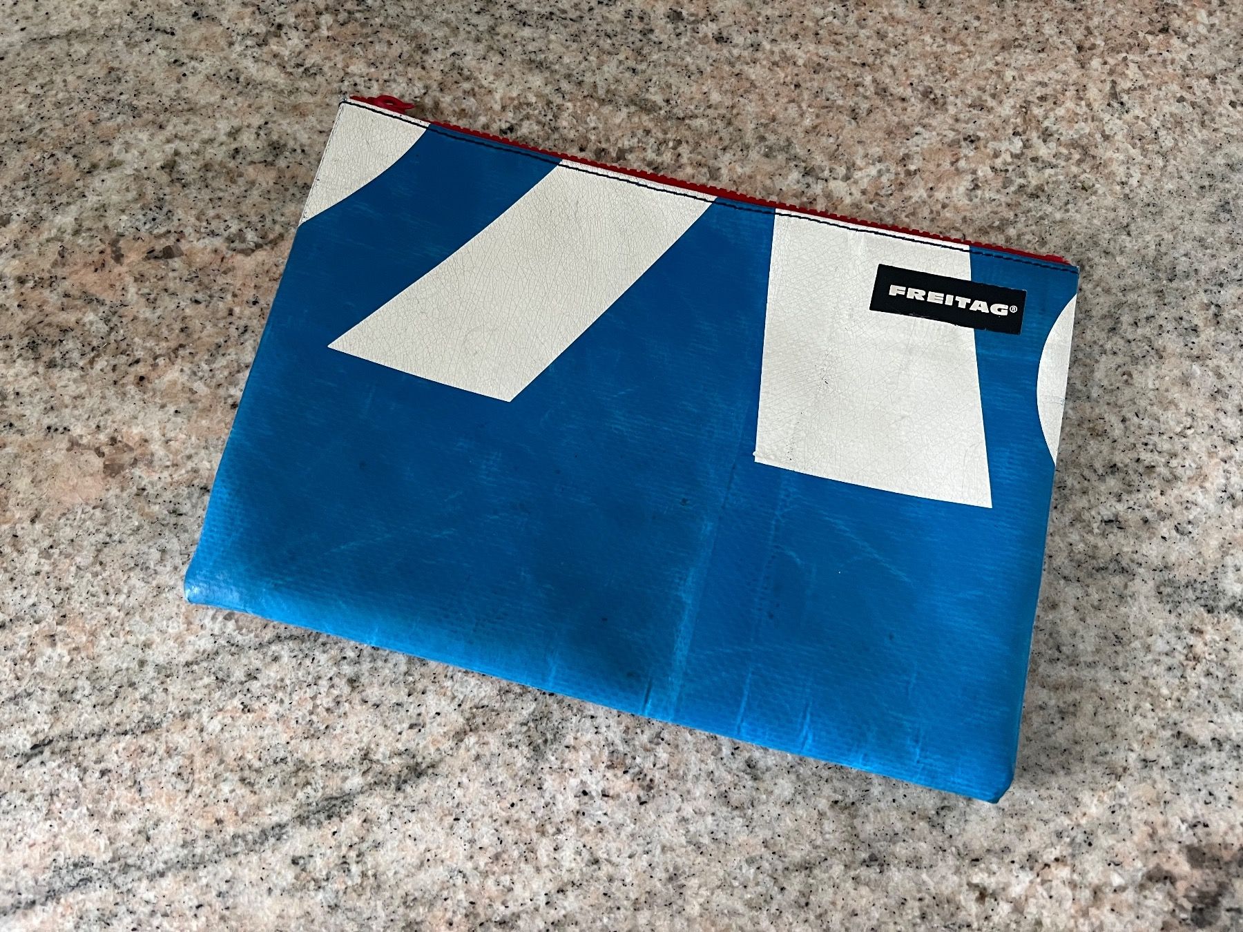 Freitag Schüler-Etuis: Freitag F07 Chuck - Pouch Medium Neu – Gebraucht aus frauenfeld von  1