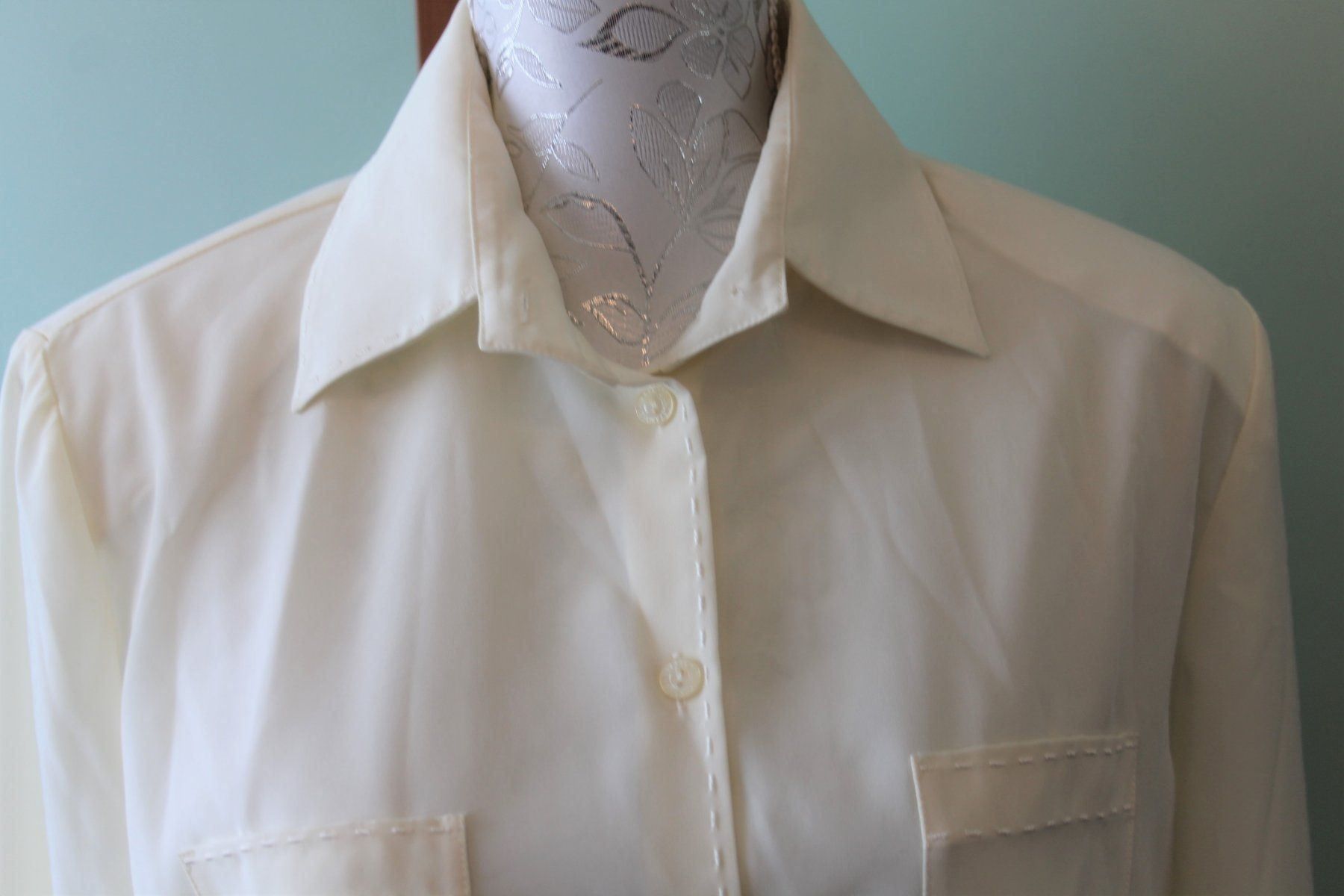 Blusen: Bluse – Gebraucht aus Schaan von antikes_und_kurioses 1