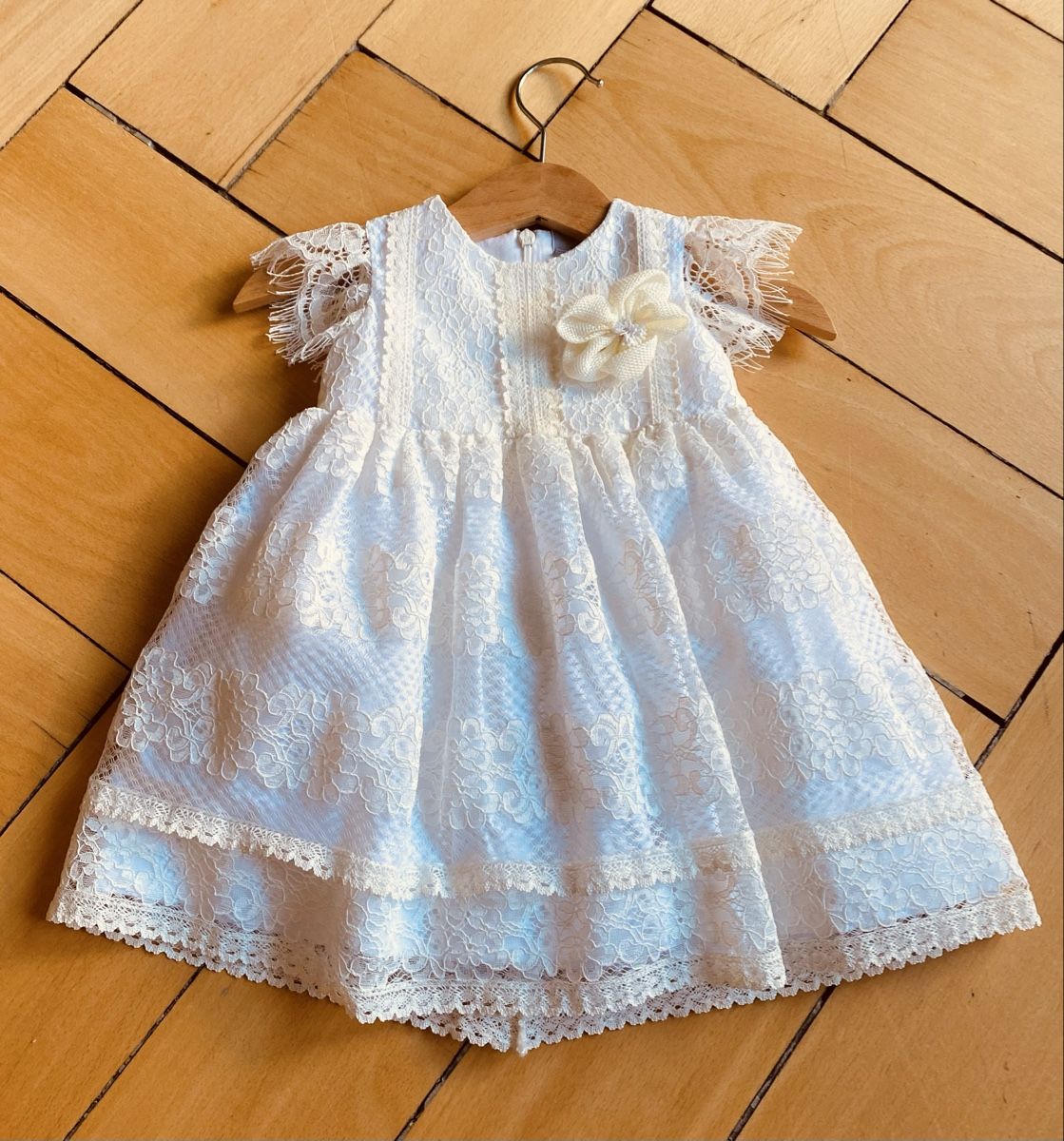 Vestiti & Gonne: Taufkleid Weiss Spitzen aus Paris – Usato da Zürich venduto da petitedame
