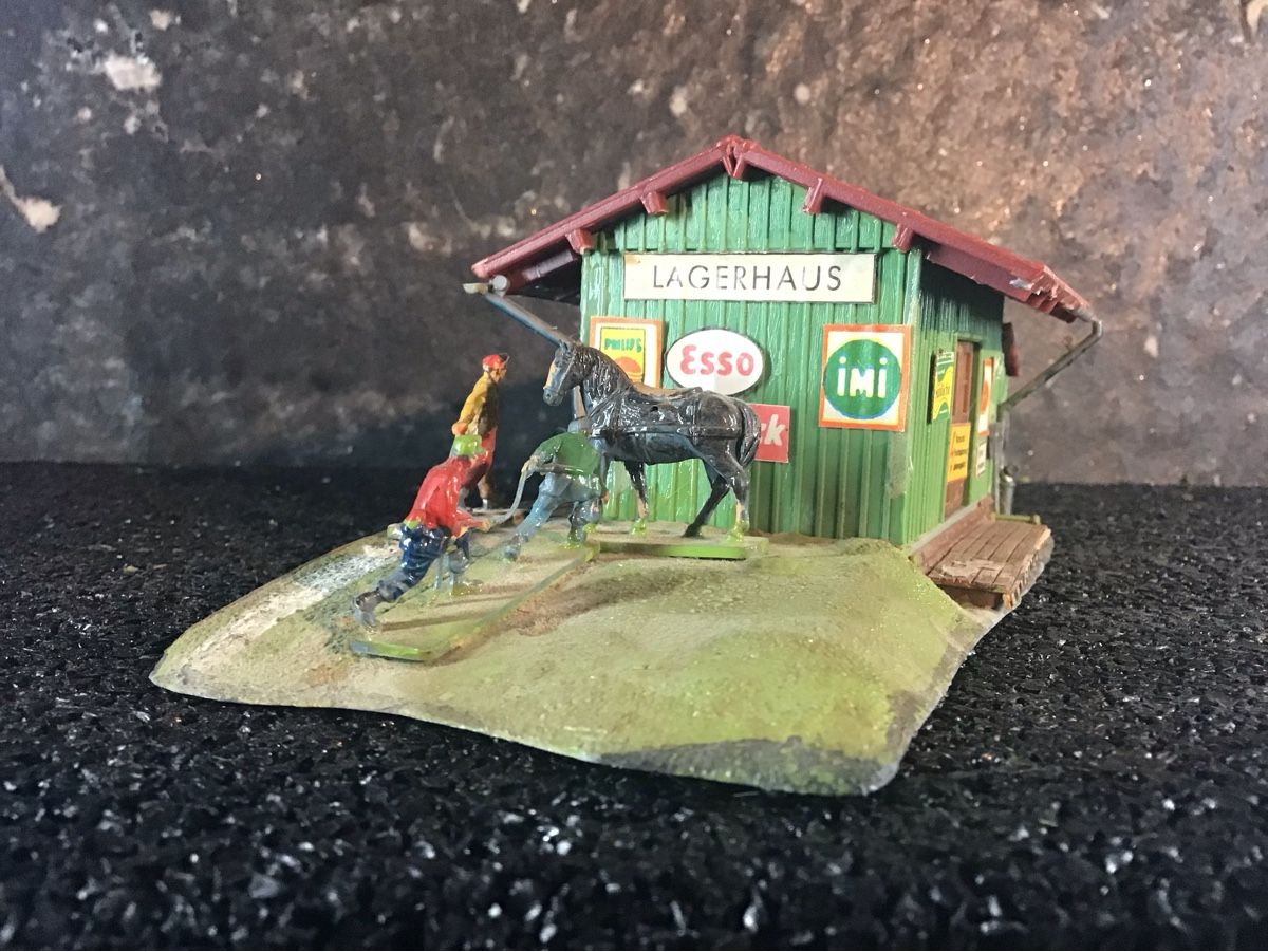 Kit di modellismo & Modellini statici: MODELL GEBÄUDEHAUS – Usato da Männedorf venduto da Spezial-Modelle 1