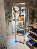Vitrines sur pieds