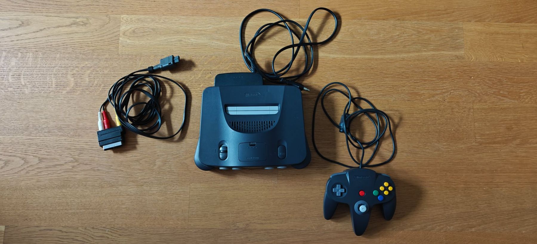 Nintendo Console: Nintendo 64 Konsole mit Controller und Memory Expansion – Usato da Kleinandelfingen venduto da dom_t7hd