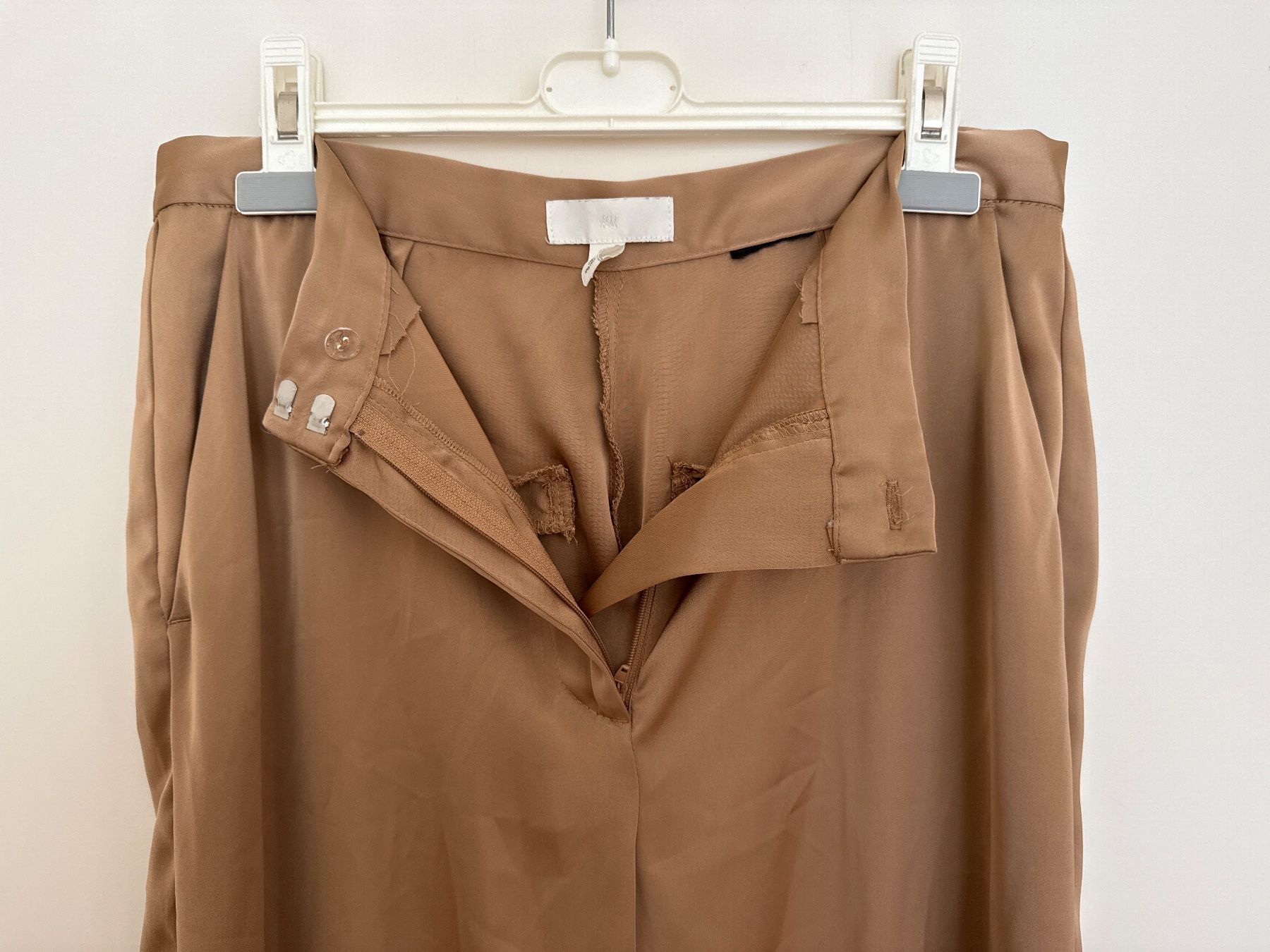H&M Pantaloni: H&M Hose Gr. M – Usato da Horgen venduto da linuxrp 4