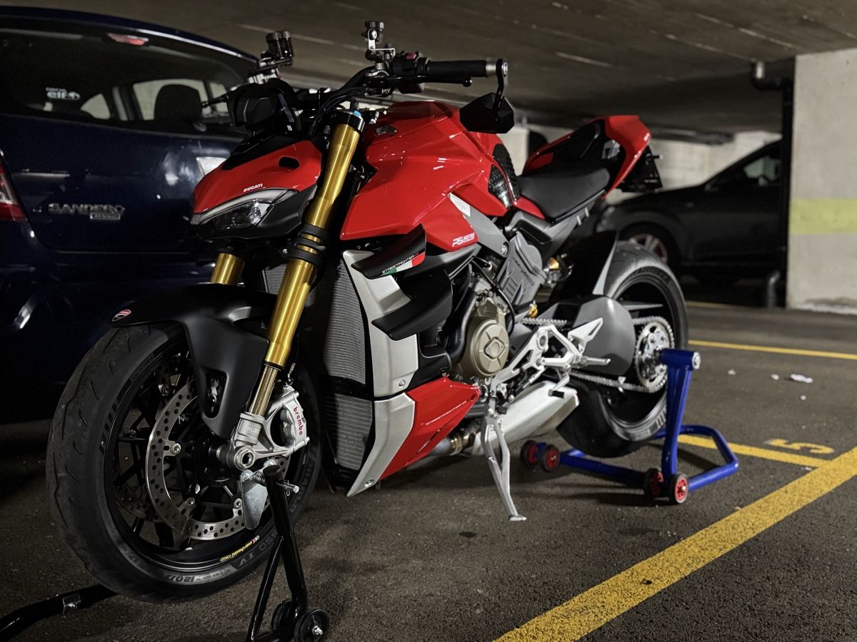 Ducati Strada: Ducati streetfigther v4s – Usato da La chaux de fonds venduto da ri__5z6r 1