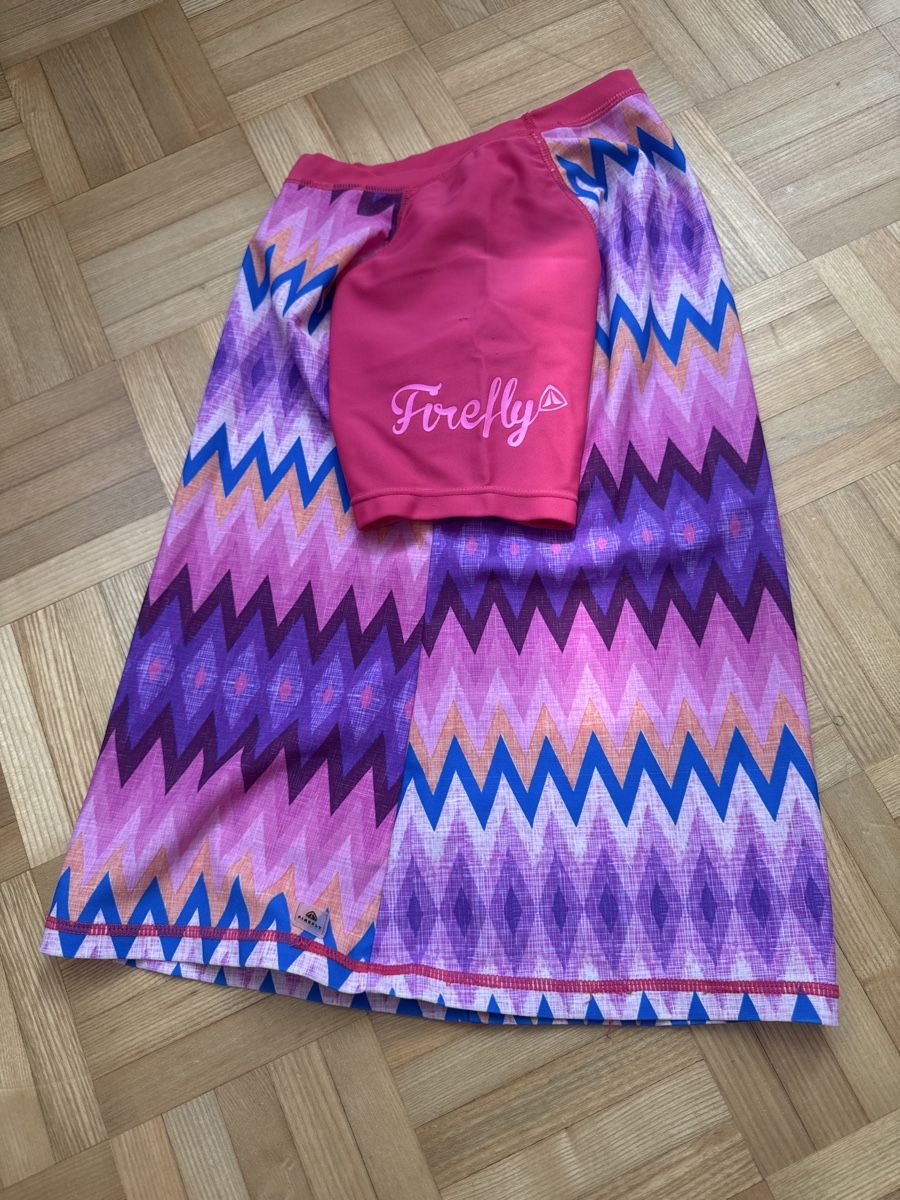 Blouses, T-shirts & Tops: Firefly Mädchen Badeshirt, Gr. 116 UV Schutz – D'occasion à Kilchberg ZH par Von_dutch 1