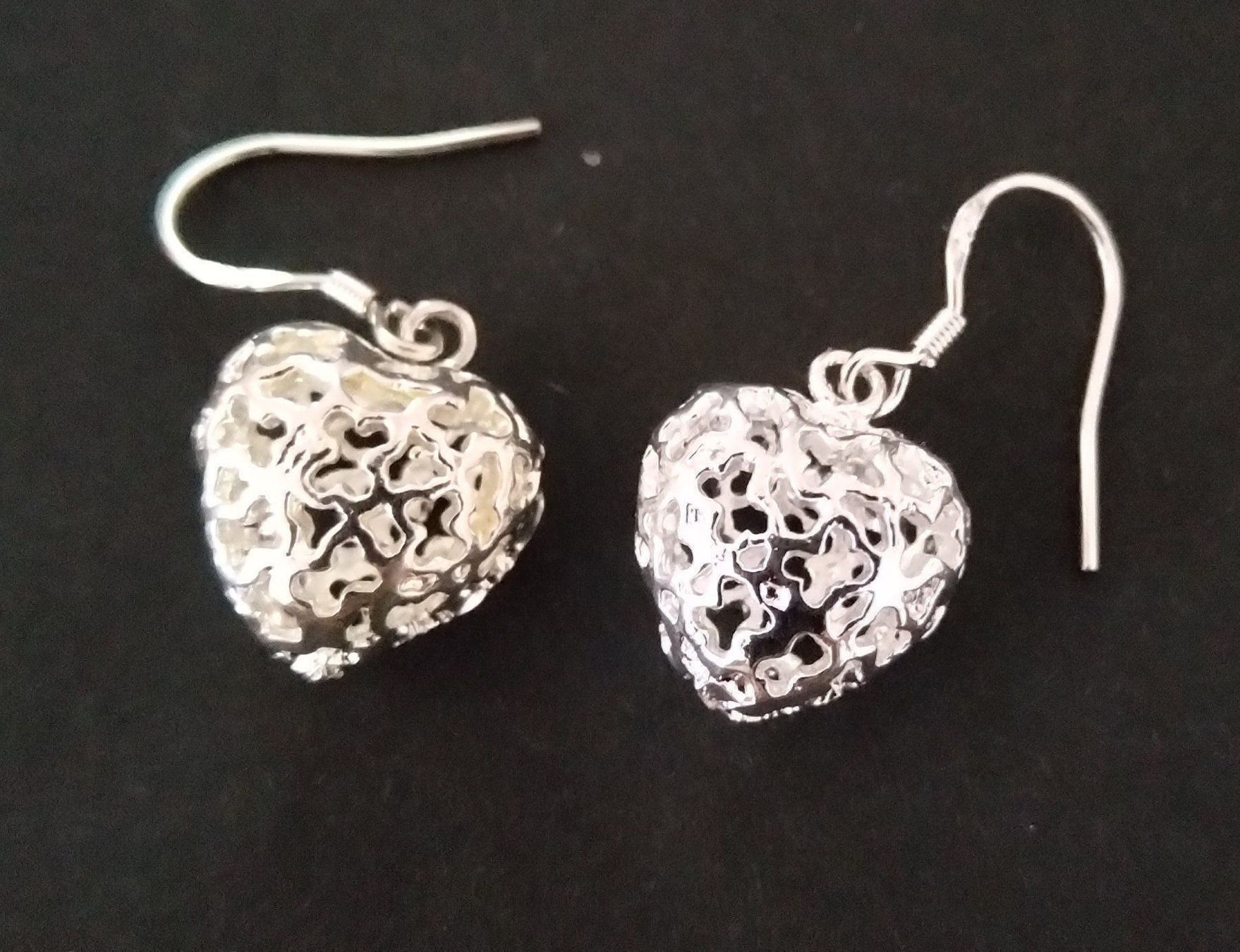 Ohrringe & -stecker: HERZ OHRRINGE IN 925 SILBER – Gebraucht aus Romanshorn von BoutiqueA 1