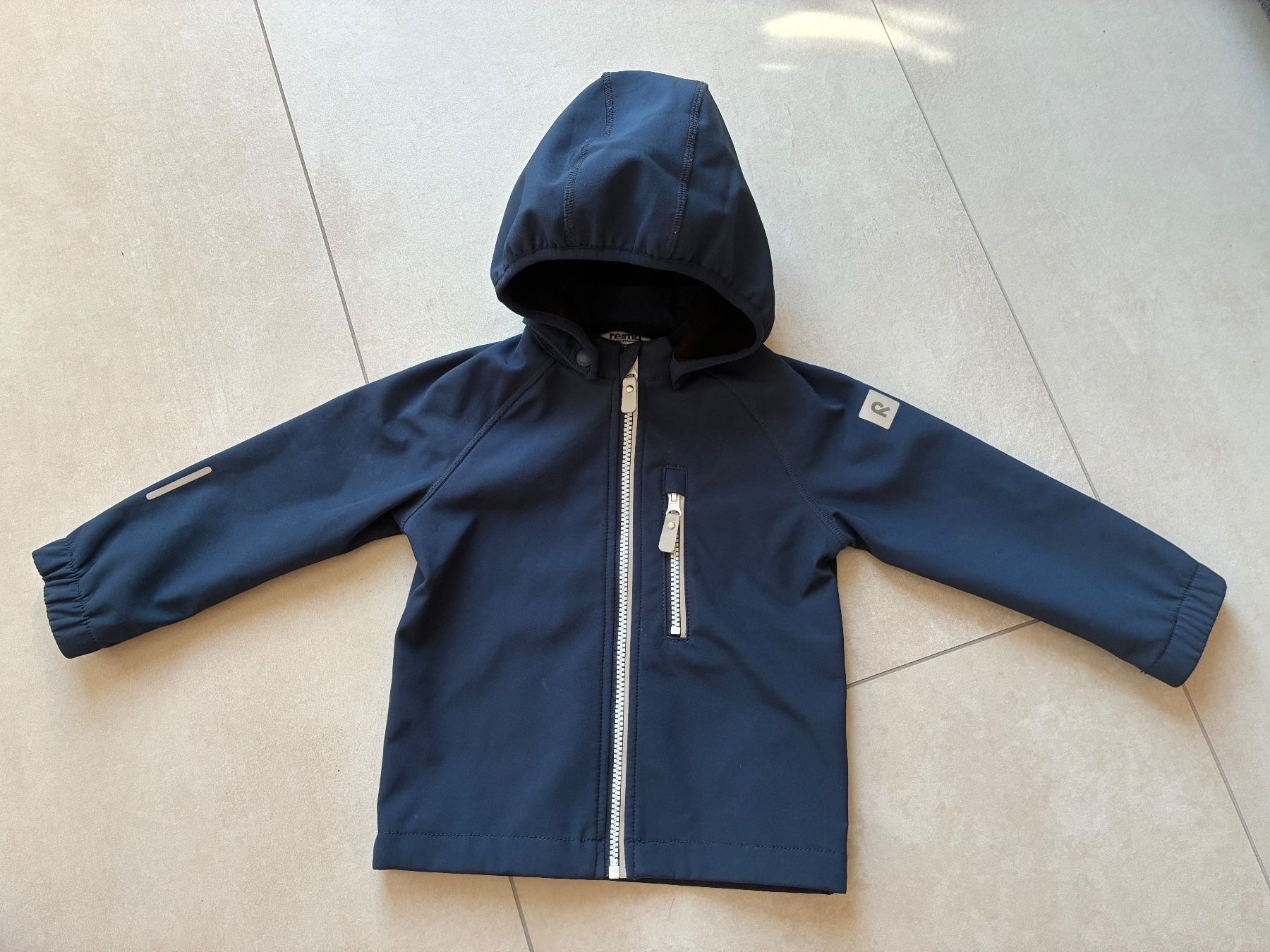 Reima Vestes & Manteaux: Reima Softshelljacke Gr. 92 / 2T dunkelblau – D'occasion à Ersigen par hubalu