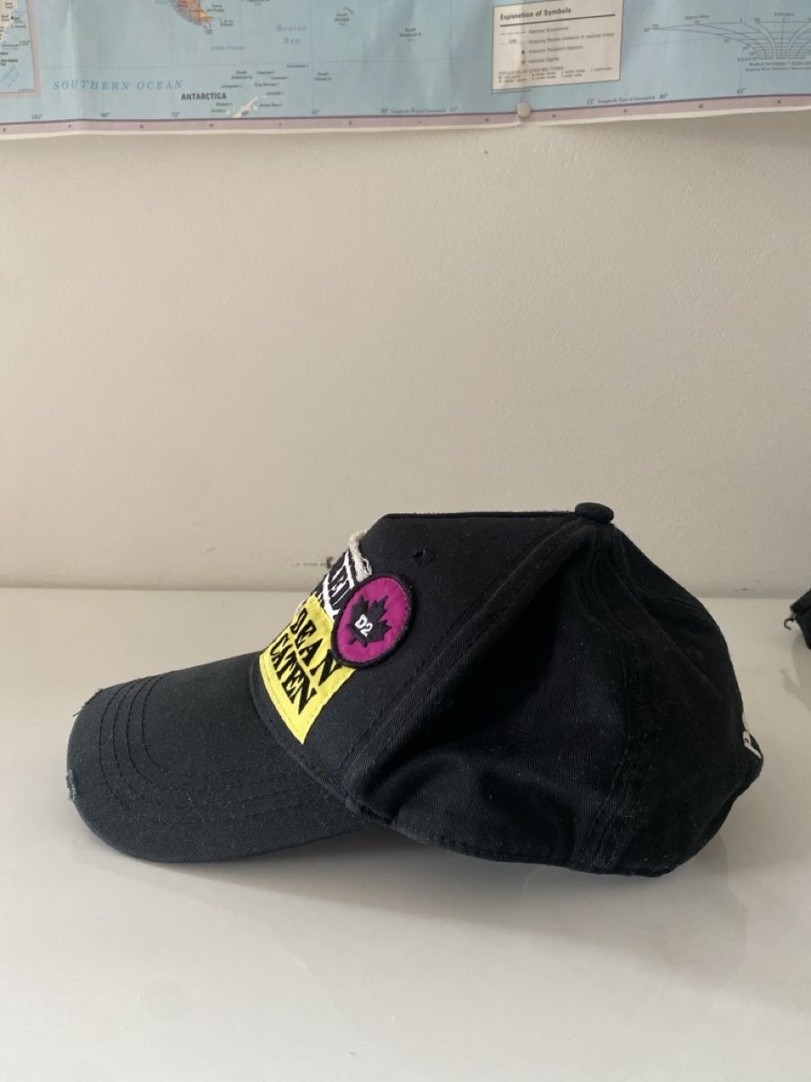 Dsquared2 Altro in  Abbigliamento & Accessori: Dsquared Cap Original – Nuovo (secondo la descrizione) da Glattpark(Opfikon) venduto da tri_hm8x 1