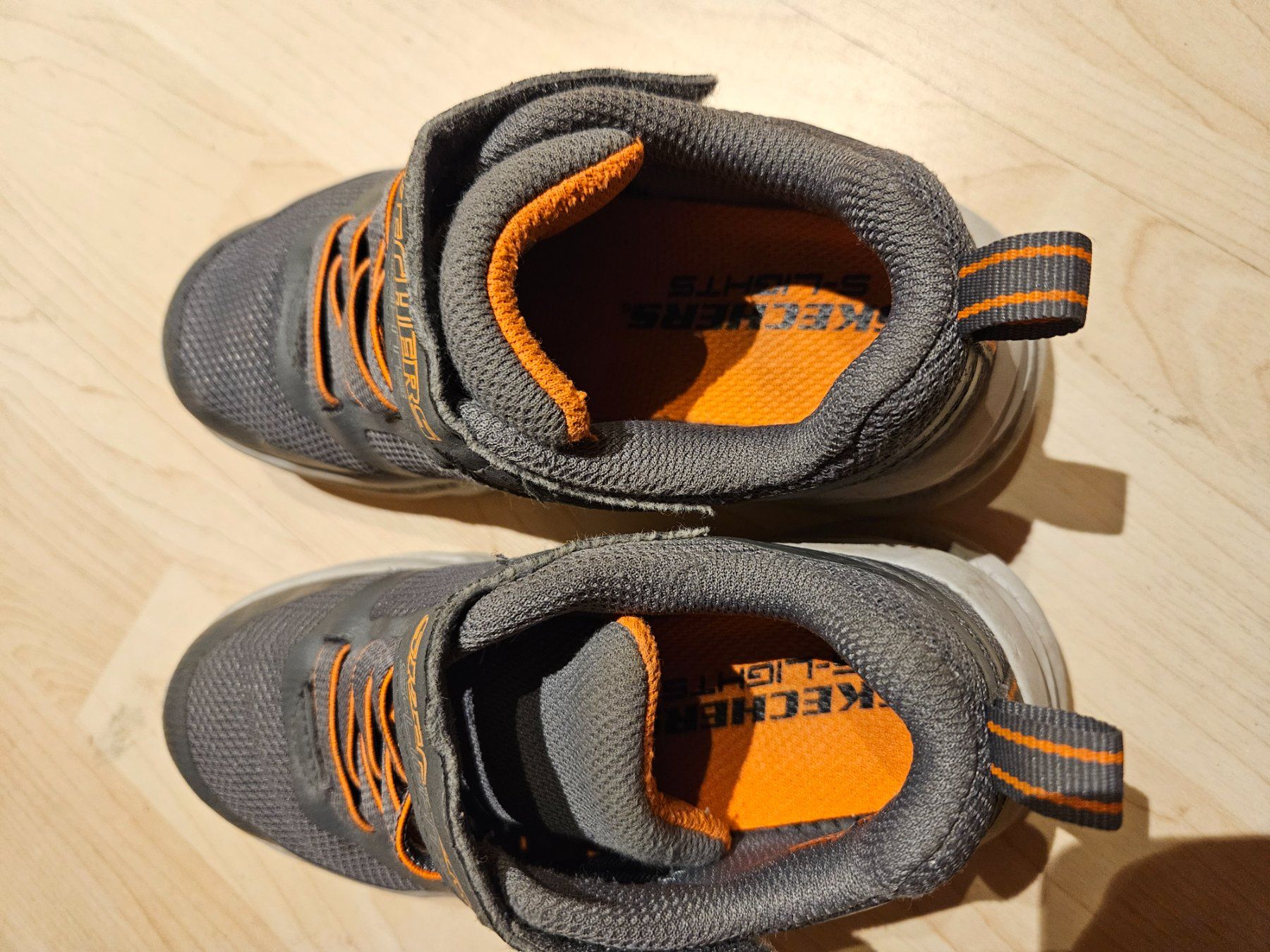 Skechers Scarpe per ragazzi: Kinderschuhe gr. 28 – Usato da Ennenda venduto da eel_ts7s 2