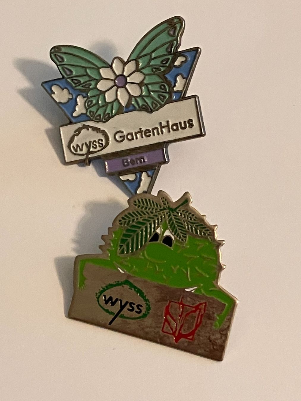 Plaketten & Abzeichen: 2 Pin Wyss Gartenhaus – Gebraucht aus Basel von djwwpp