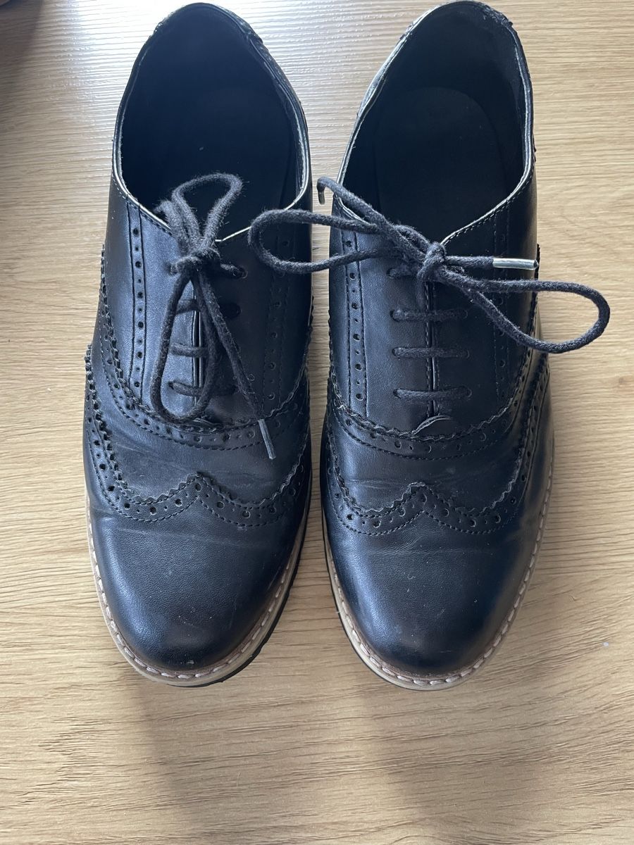 Graceland Damenschuhe: Chaussures Derbies – Gebraucht aus Noës von titerfly