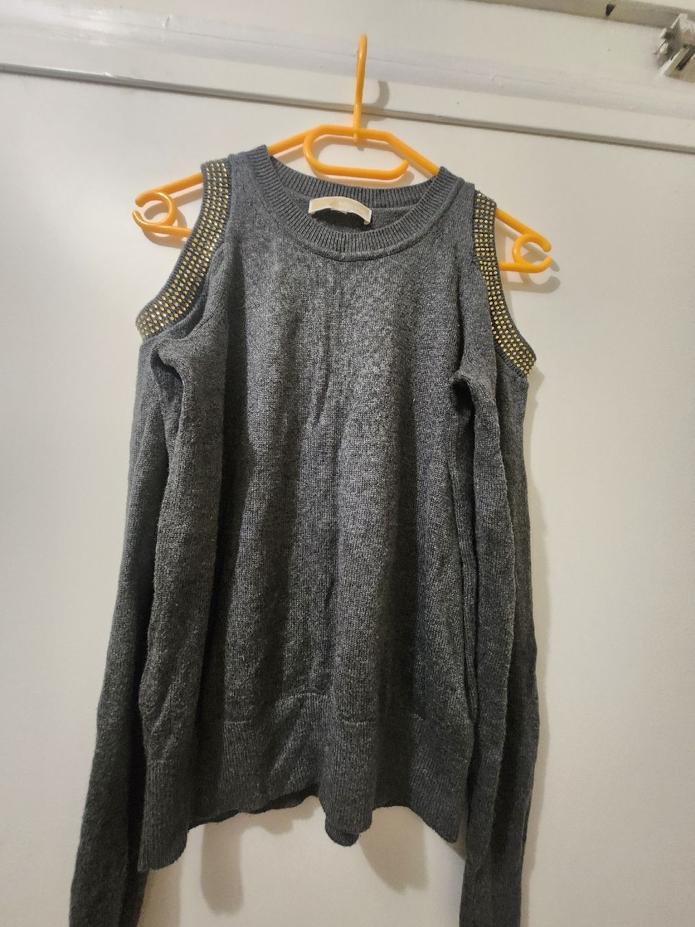 Michael Kors Maglioni & Felpe: Pull Michael Kors gris épaules dénudées taille M/L – Usato da Niedergösgen venduto da Eva2410 4