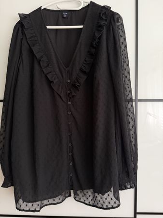 Schwarze Bluse mit Rüschen, Grösse XL Herbst Angebot!