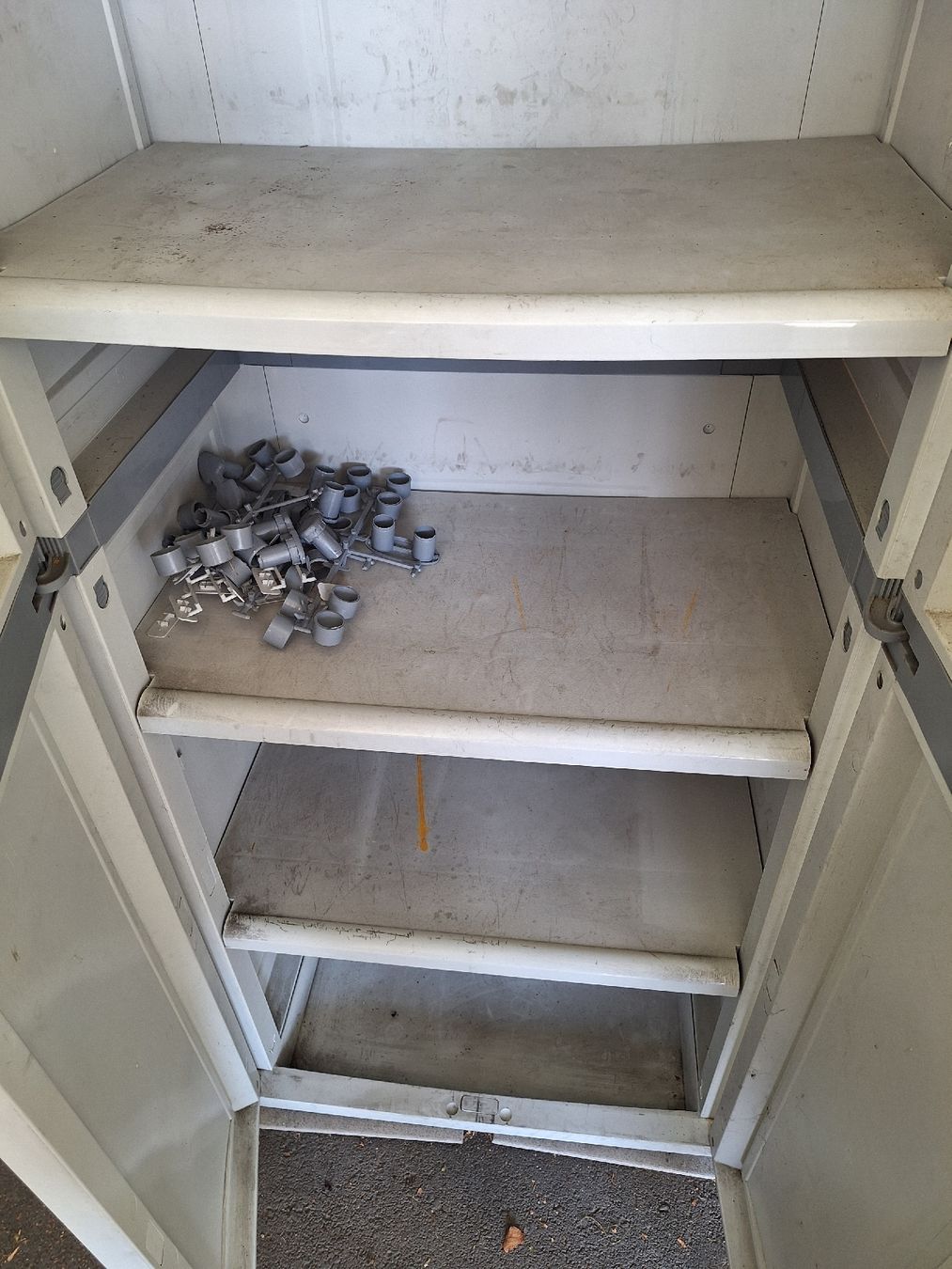 Armadi: Gebrauchter Plasrikschrank – Usato da Stettlen venduto da lostme 1