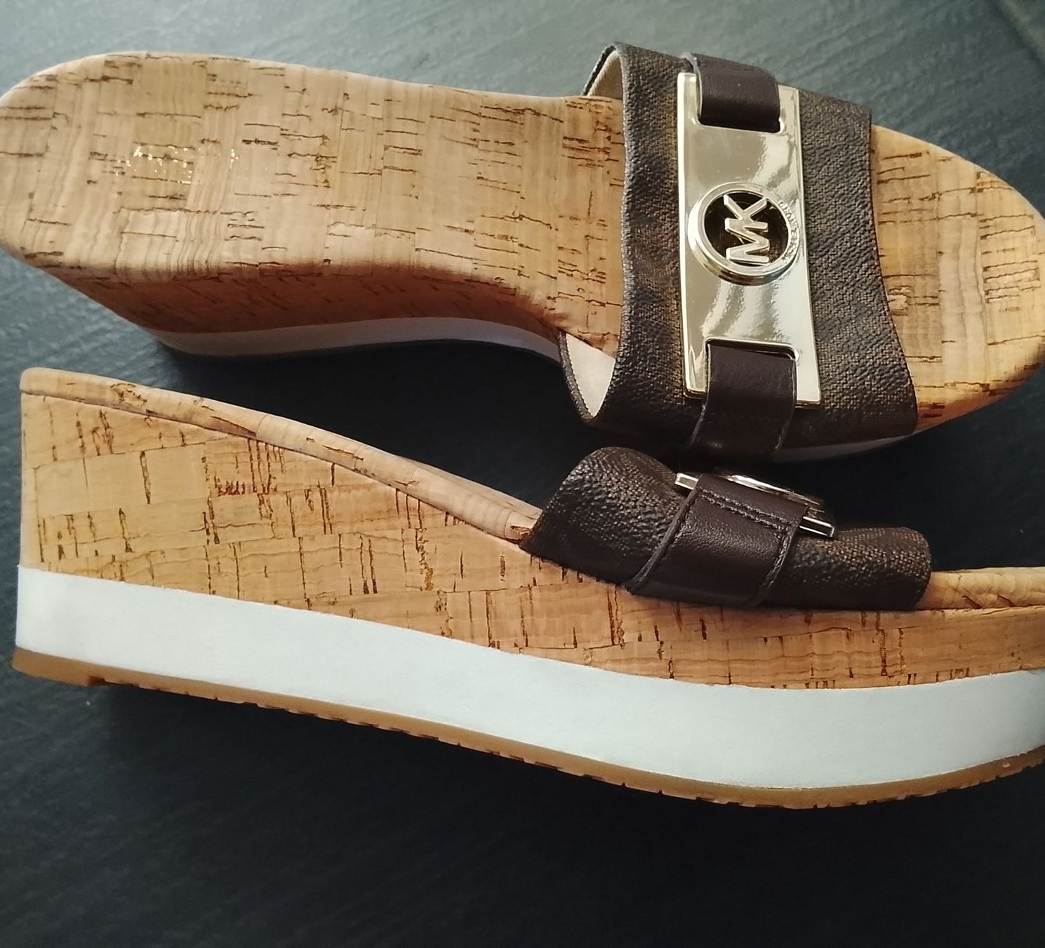 Michael Kors Scarpe da donna: Mules / sandales MK, neuves, taille 38.5 – Nuovo (secondo la descrizione) da Chavornay venduto da didou2009
