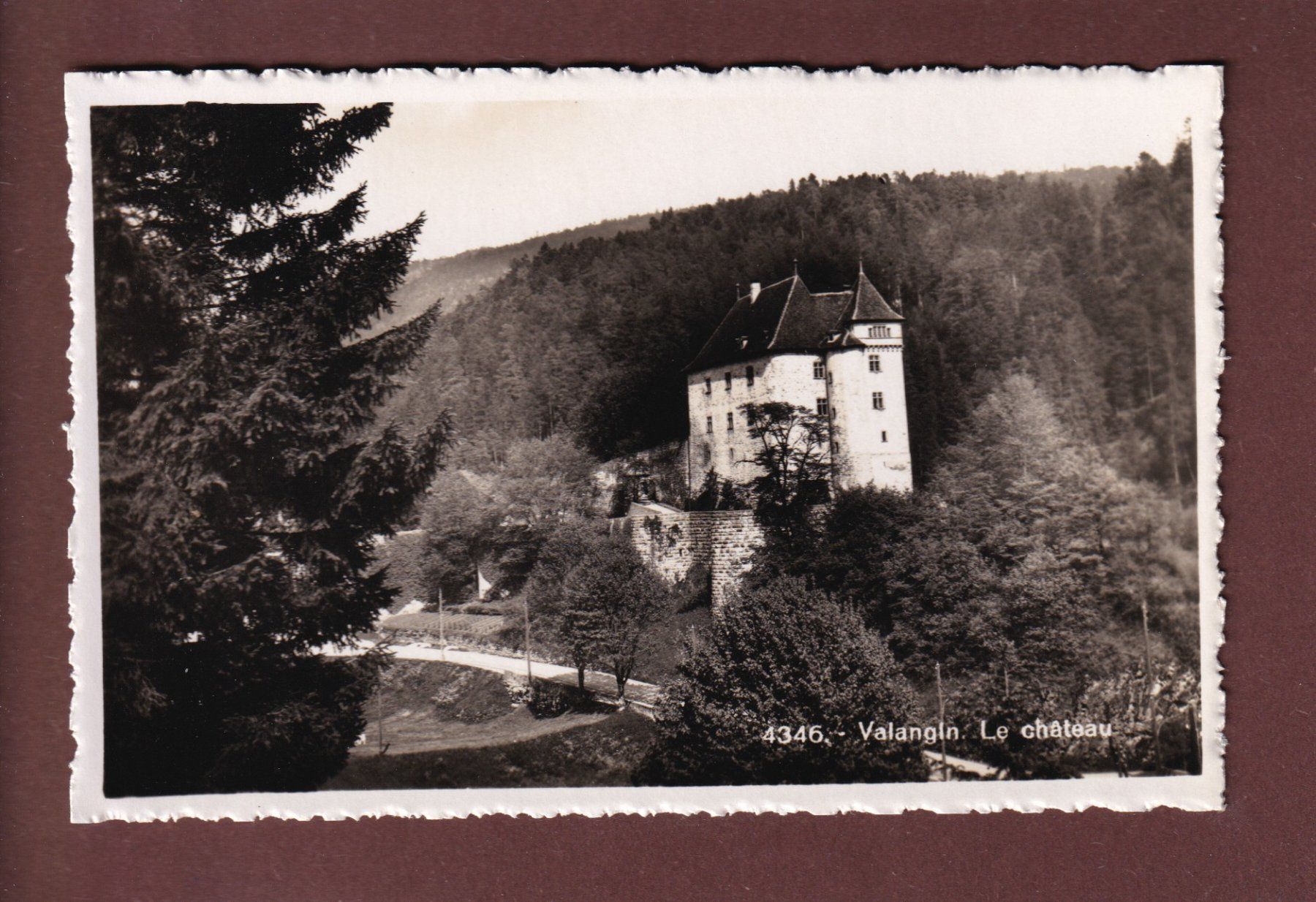 Cartoline postali: VALANGIN - Le Château – Usato da Pully venduto da nicecards