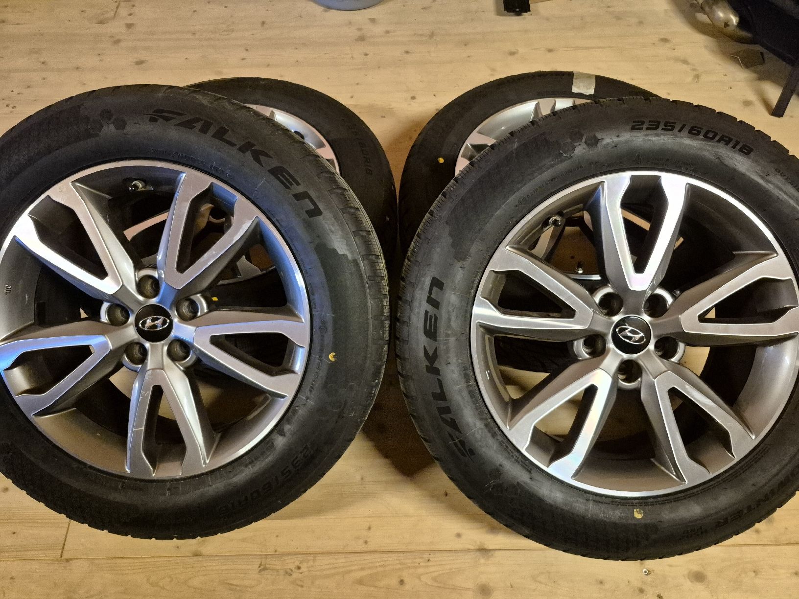 Pneumatici & Ruote complete: Winterräder Hyundai Santa Fe – Usato da Oberuzwil venduto da Auto-Hilber