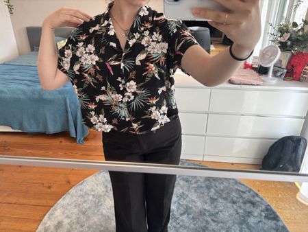 Damen Bluse Blumenmuster kurzarm Grösse S gebraucht