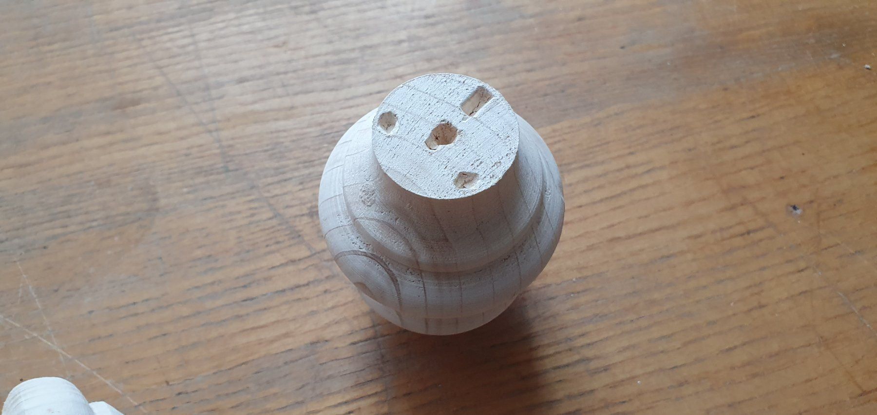 Articles en bois: 4 Kugelfüsse – D'occasion à Flawil par Naphtali 2