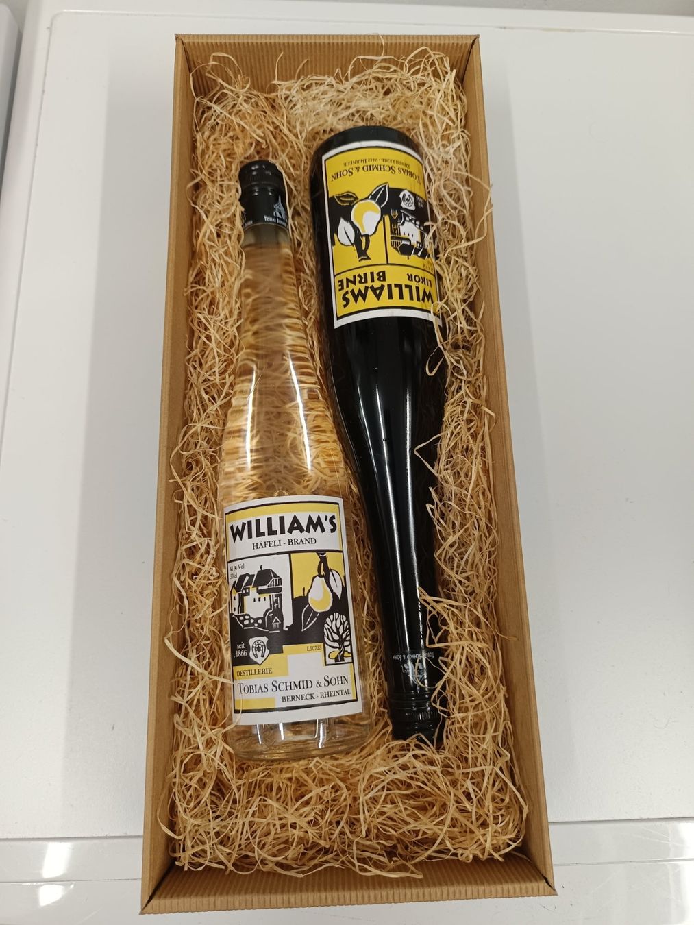Williams Spirituosen: 2 Flaschen Williams – Neu und originalverpackt aus Rüthi (Rheintal) von Balty