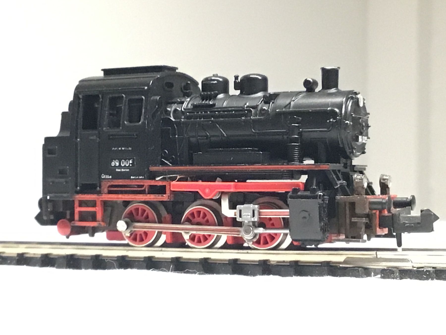Arnold Modellini di ferrovie: ARNOLD N Dampflok BR 89 005 – Usato da Männedorf venduto da Spezial-Modelle