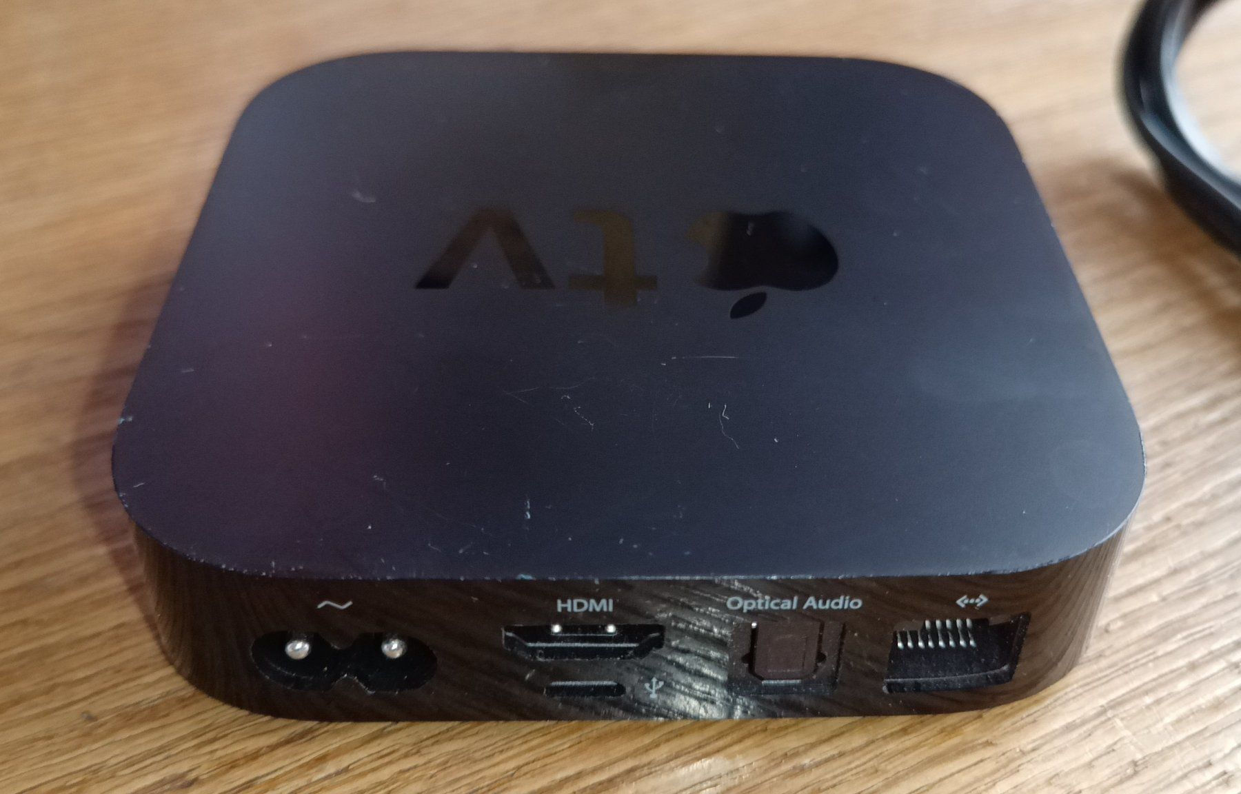 Apple Audio- & Mediensysteme: Apple TV A1427 V3 + télécommande/Fernbedienung – Gebraucht aus Schmitten FR von Sissad 2