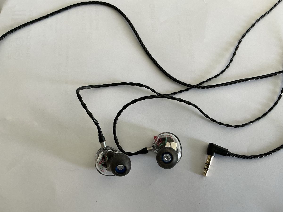Ultimate Ears Cuffie: Ultimate Ears UE350 – Nuovo (secondo la descrizione) da Basel venduto da kahuna25 1