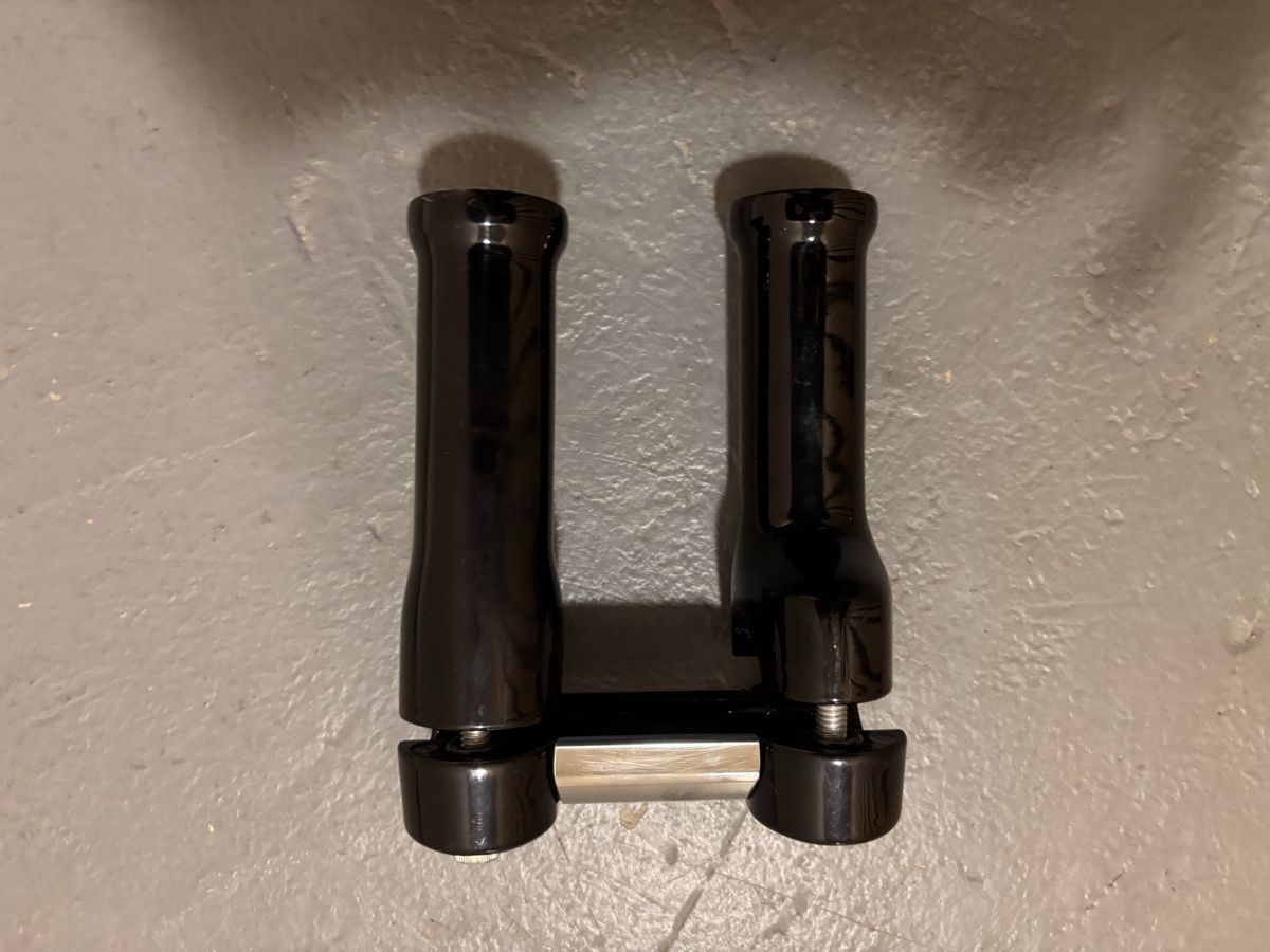 Harley-Davidson Tutti i ricambio per moto: Risers Harley Davidson – Usato da Remaufens venduto da ezekiel1603