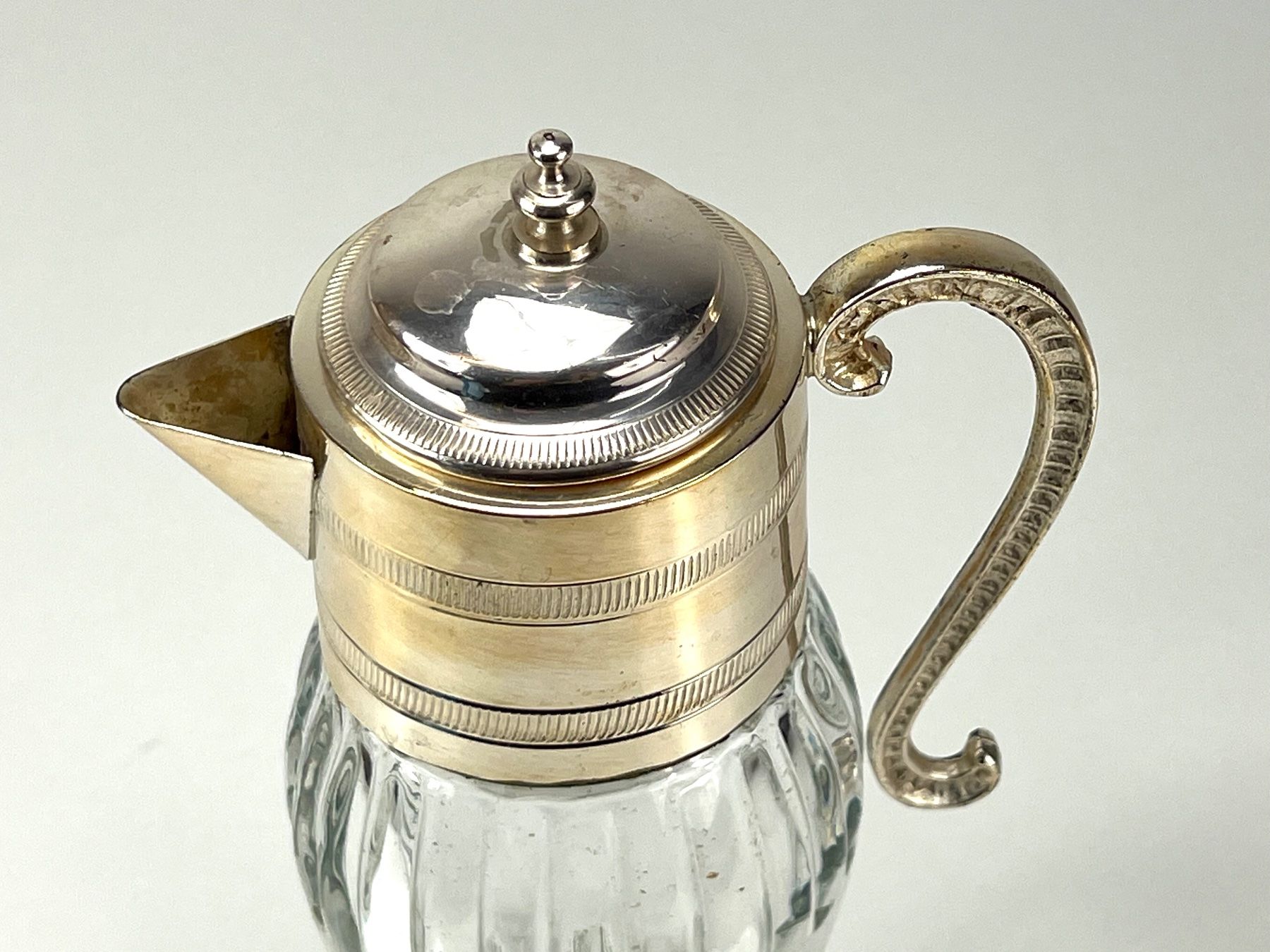 Carafes: Vintage Glaskaraffe Weinkaraffe mit Deckel versilbert – D'occasion à Zürich par Arche_Brockenhaus 7