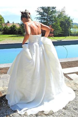 Robe de mariée taille 38 ? corset à laçage, jupe fluide