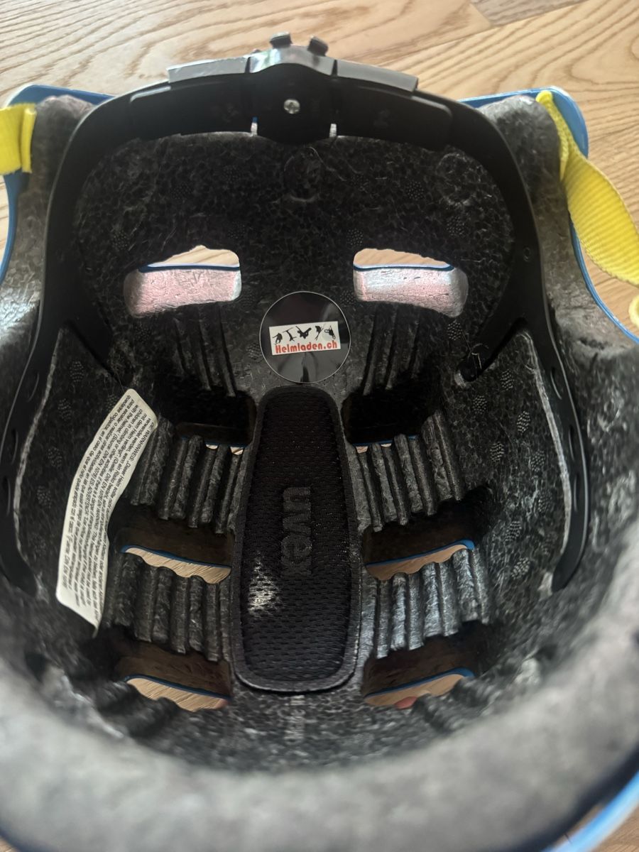 Caschi: Uvex Helm (Ski/Bike) – Usato da Horgen venduto da JekerZurich 2
